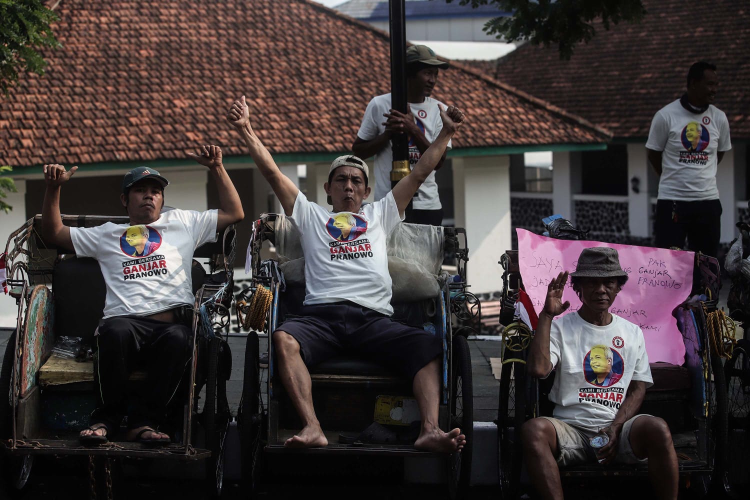 Buzzer Klaim Ribuan Tukang Becak Bogor Dukung Ganjar, Warganet: Bego ...