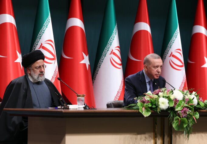 Sepakati 10 Perjanjian Baru, Turki Dukung Iran Lawan Terorisme