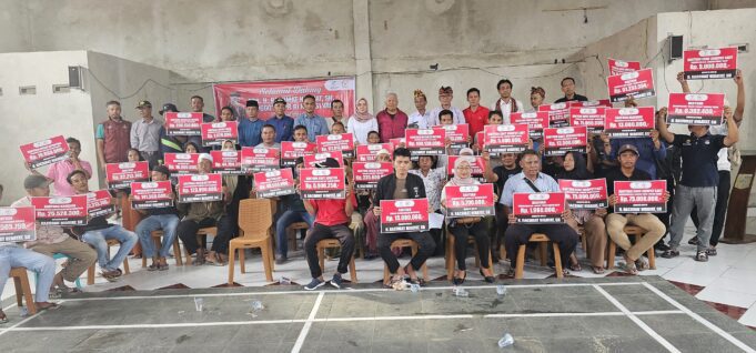 Berdayakan Ekonomi Kelompok Masyarakat Pedesaan, Anggota DPR RI Rachmat Hidayat Salurkan Bantuan Sosial Rp 4,9 Miliar di Lombok Timur