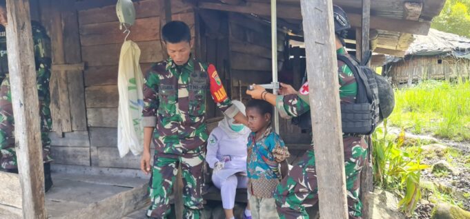 Babinsa Koramil Jila Minta Agar Warga Tetap Jaga Kesehatan Dan Jangan Takut Untuk Berobat
