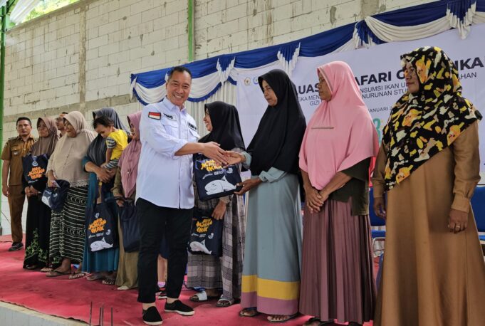 HMS Gandeng KKP Perangi Stunting di Pulau Sumbawa dengan Gemarikan Makan Ikan