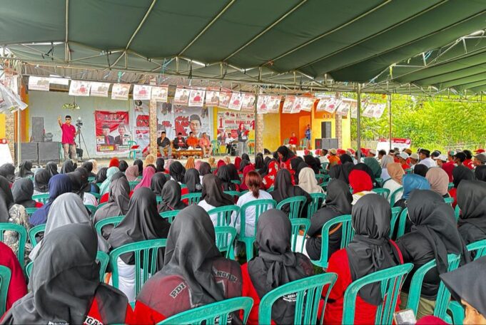 DPC PDI-Perjuangan Sapa Masyarakat Desa Buin Baru