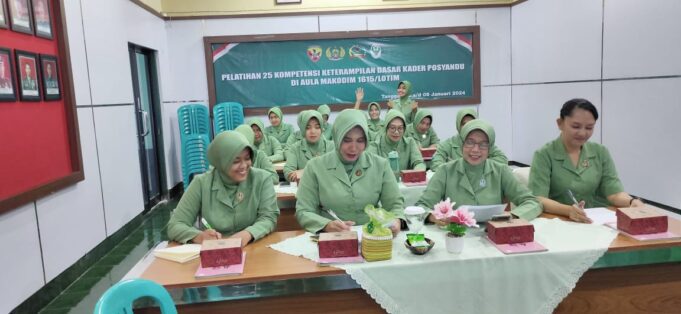 Persit KCK Dapat Pelatihan 25 Kompetensi Keterampilan Dasar Kader Posyandu