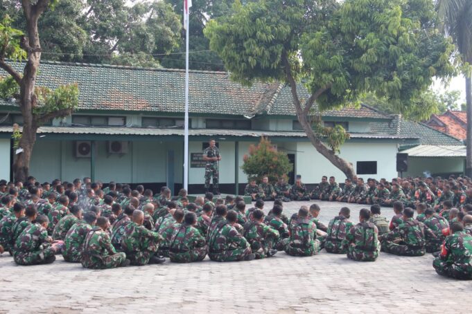 Jam Komandan, Dandim 1615/Lotim Tegaskan Taati Aturan dan Pegang Teguh SM, SP dan 8 Wajib TNI