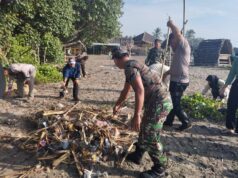 Jaga Kesehatan, Danramil Labuhan Haji Ingatkan Kebersihan Lingkungan Pada Musim Hujan