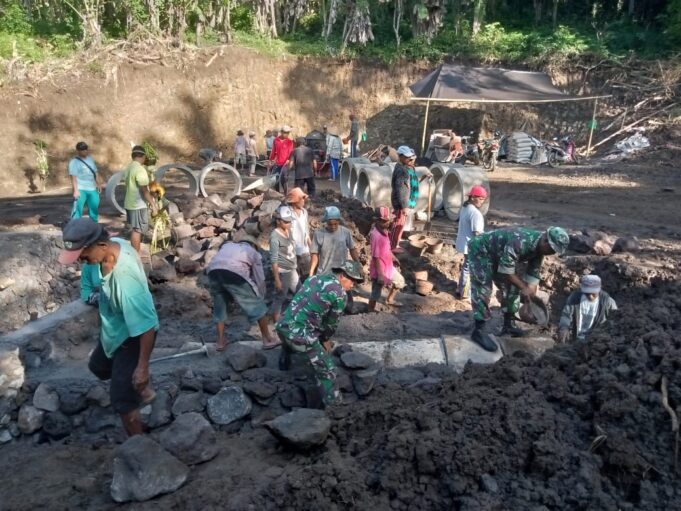 Puluhan Prajurit Berjibaku Demi Wujudkan Mimpi Warga