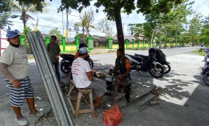 Jaga Kondusifitas Pasca Pemilu, Babinsa Mapurujaya Kembali Aktifkan Komsos Bersama Warga Binaan