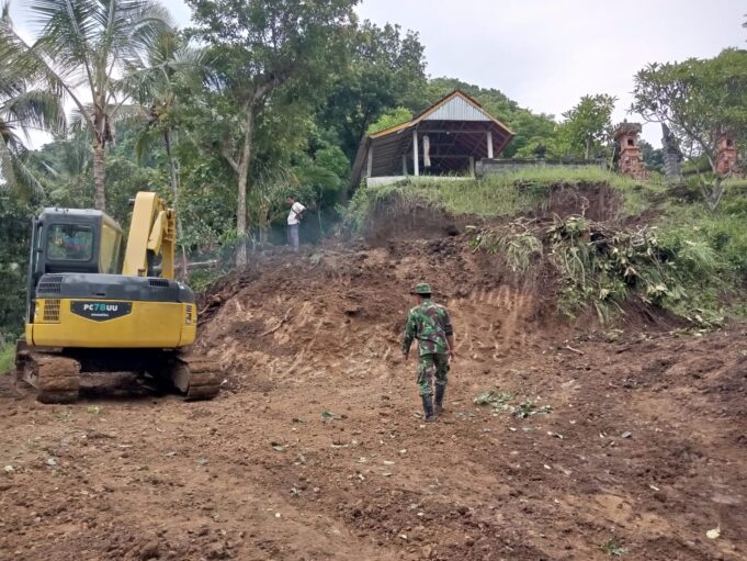 Satgas TMMD Ke-119 Kodim 1623/Karangasem Rehab Tempat Ibadah