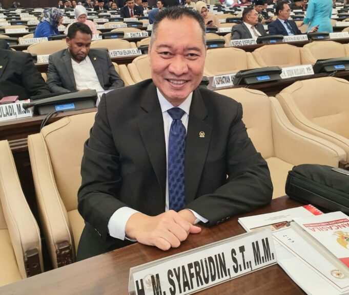 Beri Bukti Bukan Janji, HMS Bantu Sarpras Rp200 Juta Untuk Nelayan di Tambora Kabupaten Bima
