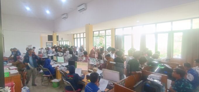 Jelang Pencoblosan Antrian Perekaman KTP-El Membludak, Disdukcapil Buka Pelayanan Tanpa Batas Waktu