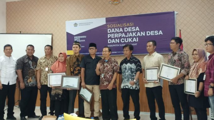 WAOOW Keren, Pemdes Kemuning Terima Penghargaan Pengelolaan Dana Desa Terbaik dan WP Desa Dengan Tex Ratio Terbesar di Sumbawa Barat