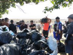 Clean up Pantai Labuhan Haji, Dandim 1615/Lotim Ingatkan Kepedulian Masyarakat Tentang Lingkungan dan Alam