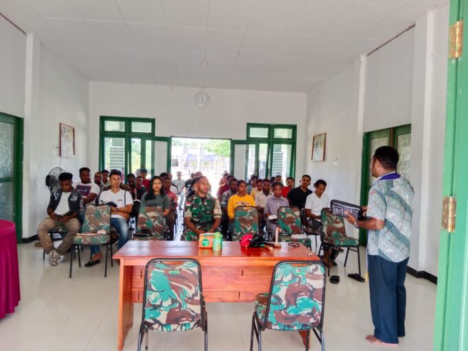 Anggota Satgas TMMD Ke-119 Kodim 1715/Yahukimo Melaksanakan Ibadah Bersama Pemuda Gereja Metanoia Dekai