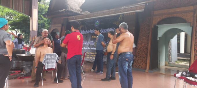 “Melala Minyak Medo” Meramu Minyak Sumbawa di Anjungan TMII