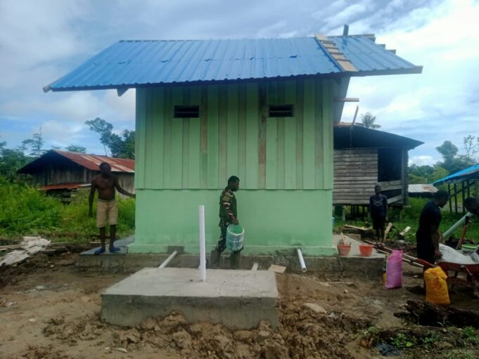 Satgas TMMD Ke-119 Kodim Yahukimo Bangun MCK Untuk Warga Desa-Desa Terpencil