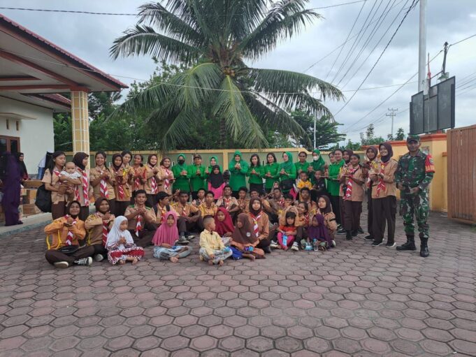 Ramadhan Berbagi, Koramil 02/Timika Bagikan Takjil Pada Yayasan Yatim Piatu Baitulrosul