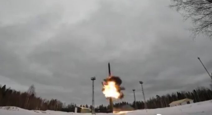 Rusia Uji Peluncuran RS-24 Yars