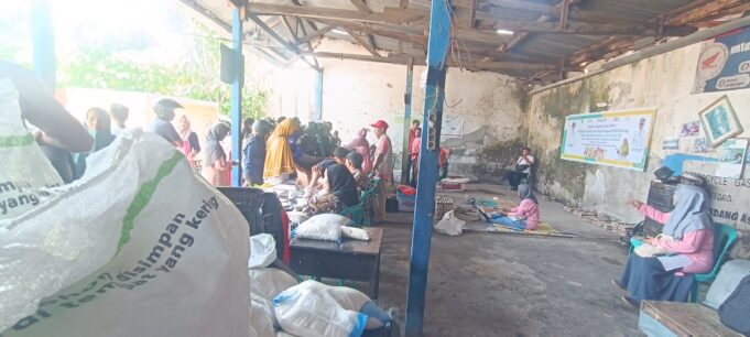 Stabilisasi Pasokan dan Harga Pangan, DKP Bersama Bulog Gelar GPM Keliling