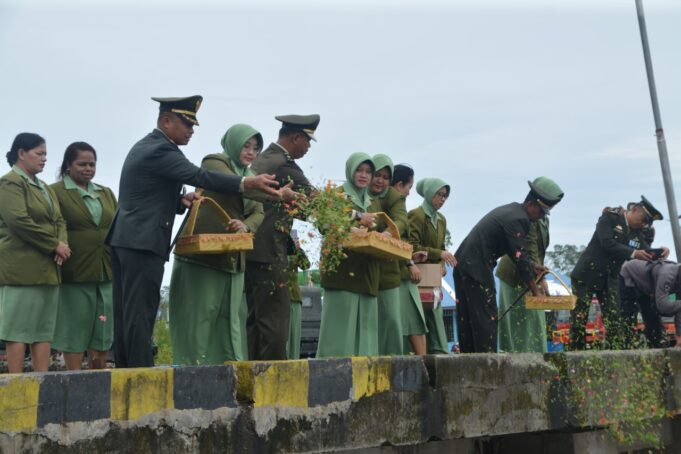 Dandim 1710/Mimika Pimpin Ziarah Rombongan Sambut HUT Kodam XVII/Cenderawasih