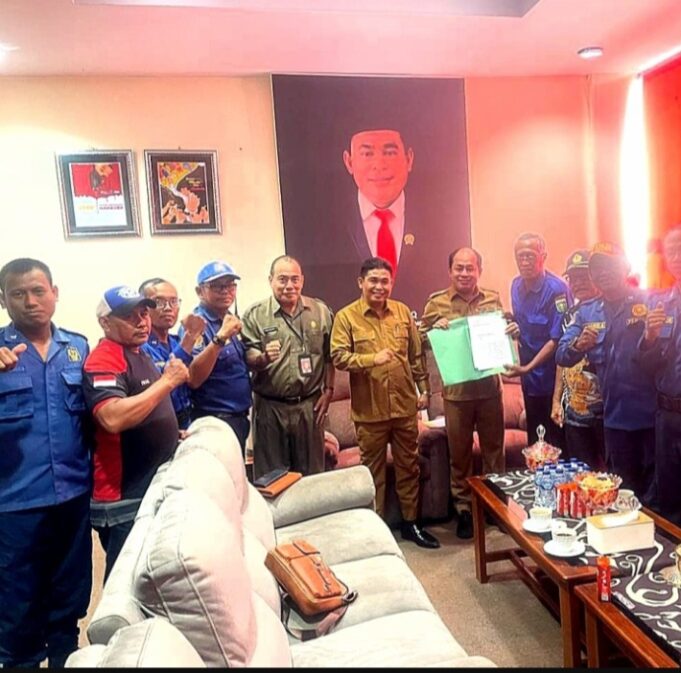 Nasib Dan Kesejahteraan Tenaga Kontrak Damkar Rendah, Abdul Rafiq Ketua DPRD Sumbawa Janji Bakal Perjuangkan Ke MenPAN RB Hingga Ke Presiden