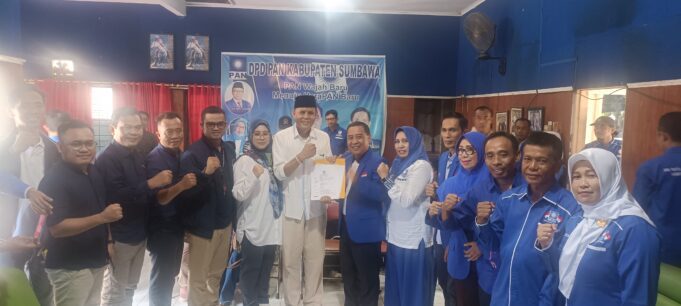 H. Jarot Kembalikan Berkas ke PAN