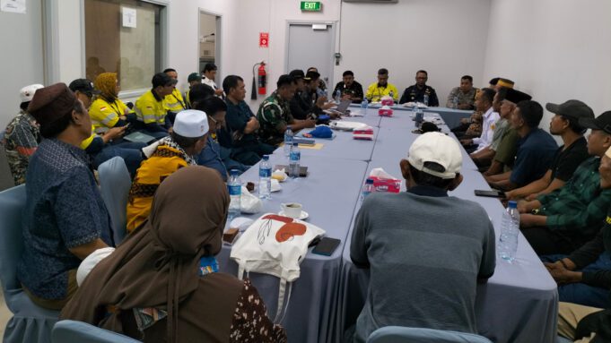 Warga Desa Mantun dan Benete Terdampak Blasting Akibat Kegiatan PT.AMNT Kini Bisa Tersenyum Lega