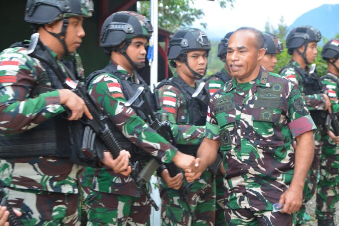 Dandim Mimika Dampingi Kunjungan Kerja Danrem 174/ATW ke Pos Kotis Satgas Pam Obvitnas PT. Freeport Indonesia