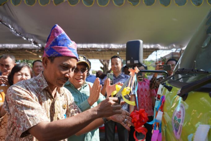 Pemdes Langam Beli Truk Sampah Lewat APBDes, Bupati: Bantu Desa Langam Wujudkan Zero Waste 2024