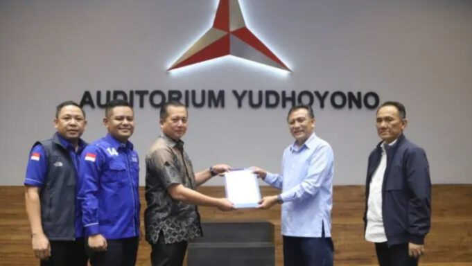 Muhamad Iqbal Terima Mandat Dari Partai Demokrat Maju Pilkada NTB