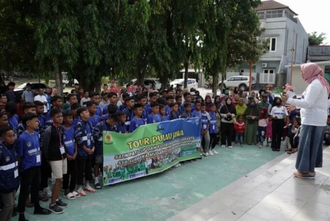 Wabup Lepas Tour Pulau Jawa Safin Pati Cup dan Fossbi Nasional Jakarta SSB Sumbawa Muda Maju