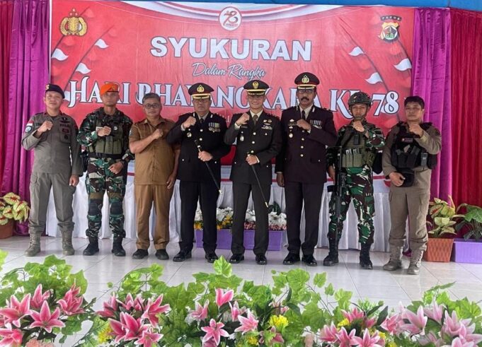 Dandim 1715/Yahukimo Hadiri Upacara dan Syukuran HUT Bhayangkara Polri ke-78 di Mapolres Yahukimo