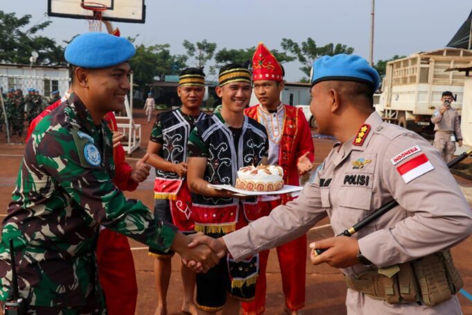 HUT Bhayangkara Ke-78, Satgas Kizi TNI Konga XXXVII-J Minusca Car Beri Kejutan Camp Indo FPU