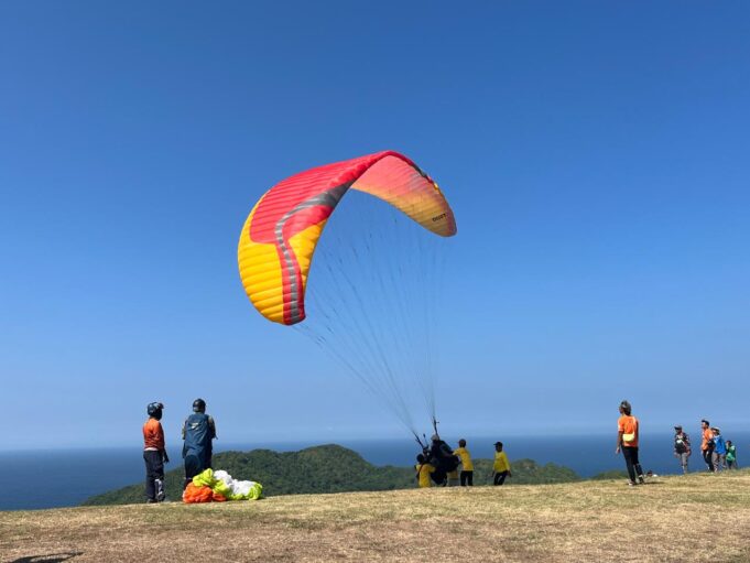 Tengah Berlangsung, Kejuaraan ‘Asian League Paragliding Accuracy 2024’ di Sky Lancing Lombok Tengah