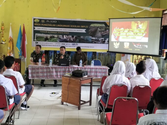 Danramil 1710-07/Mapurujaya Bekali Wawasan Kebangsaan Dan Bela Negara Siswa-Siswi Baru SMKN 2 Mimika