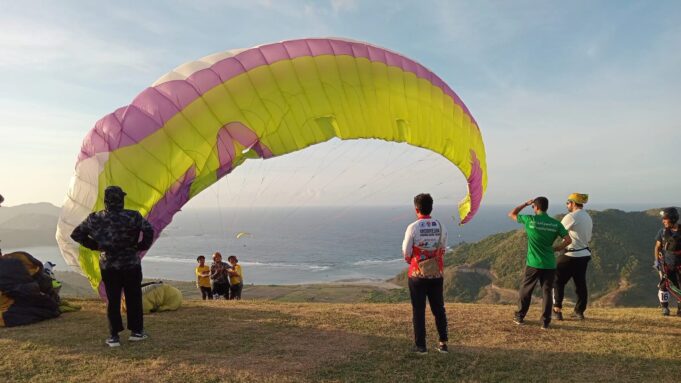 Sky Lancing Lombok Tengah Jadi Arena Pembuktian Atlet Paralayang Indonesia di Ajang Internasional