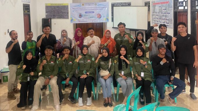Mahasiswa KKN Unram Sosialisasi Menjaga Lingkungan dan Pelatihan Pembuatan Kompos