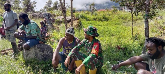 Jaga Hubungan Baik, Babinsa Koramil 1710-05/Jila Rutin Gelar Komsos Bersama Warga Binaan