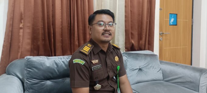 Seluruh Personil Kejaksaan Negeri Sumbawa Lakukan Tes Urine