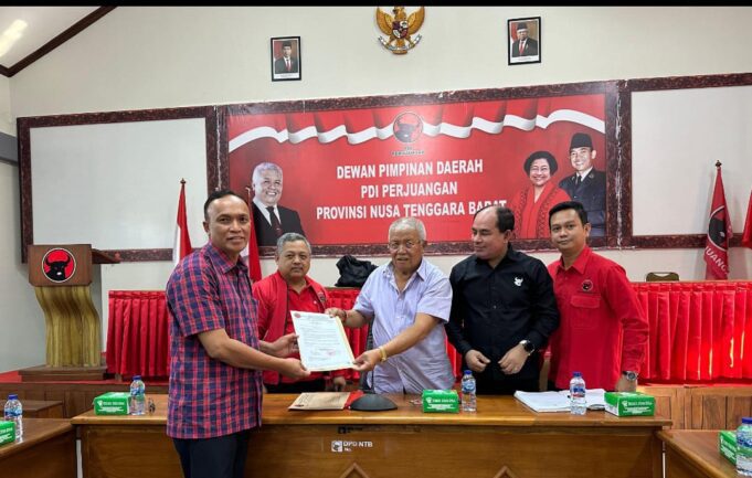 H. Sahril Terima Surat Tugas dari PDI Perjuangan
