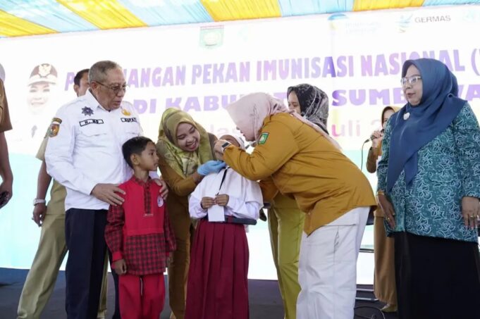 Pemda Sumbawa Canangkan PIN Polio