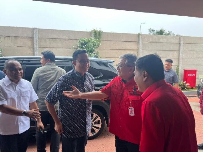 Sambangi Kantor DPD PDIP Jakarta, Peluang Anies Nyagub?