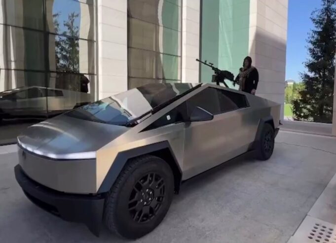 Pamer Tesla Cybertruck Dipersenjatai, Kadyrov: Segera Dikirim ke Zona Militer