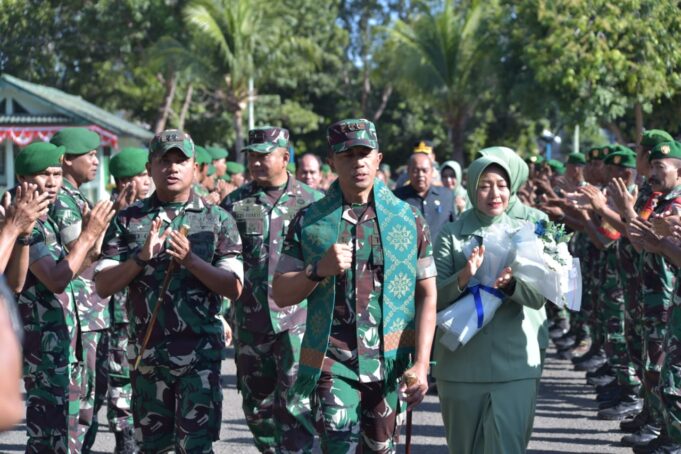 Dandim 1607/Sumbawa Sambut Kedatangan Pangdam IX/Udayana Beserta Rombongan