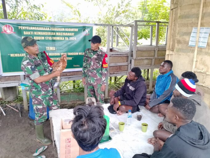 Bantu Tingkatkan Pengetahuan Masyarakat, Kodim 1710/Mimika Berikan Pembinaan Tentang Pengembangan Usaha Peternakan Ayam