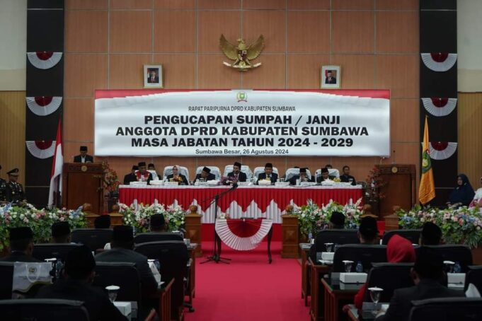Anggota DPRD Kabupaten Sumbawa 2024-2029 Dilantik, Abdul Rafiq Tekankan Peran DPRD Dalam Pembangunan