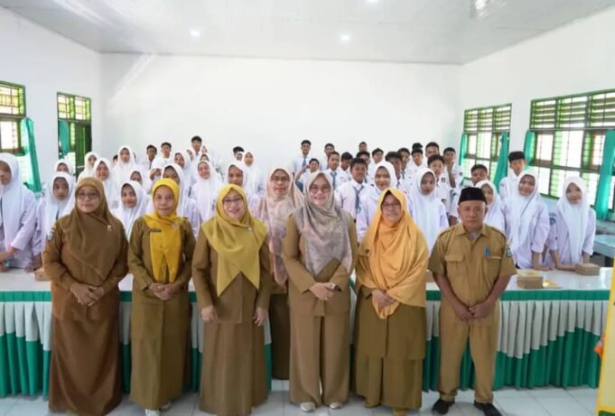 Wabup Buka Sosialisasi Pangan Lokal di SMAN 4 Sumbawa Besar