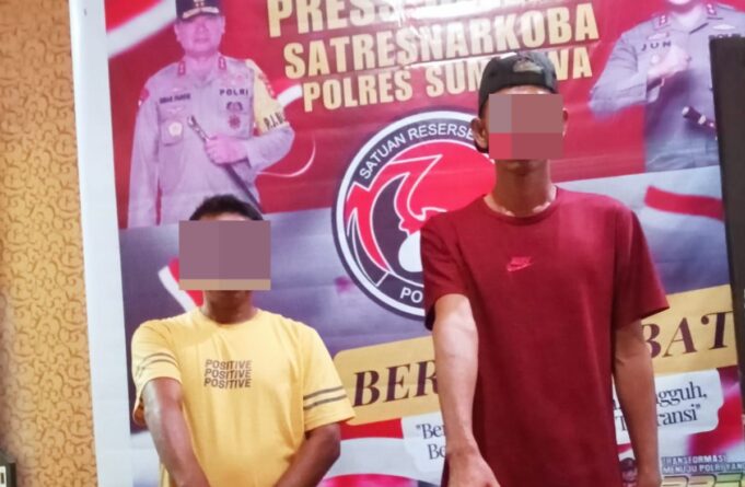 Satresnarkoba Polres Sumbawa Amankan 2 Terduga Pelaku Penyalahgunaan Narkotika Di Lopok