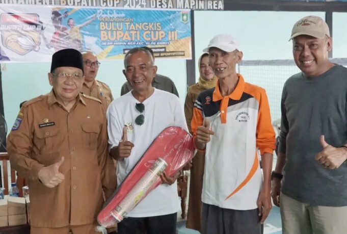 Bupati Buka Turnamen Bulutangkis Bupati Cup Il Desa Mapin Rea