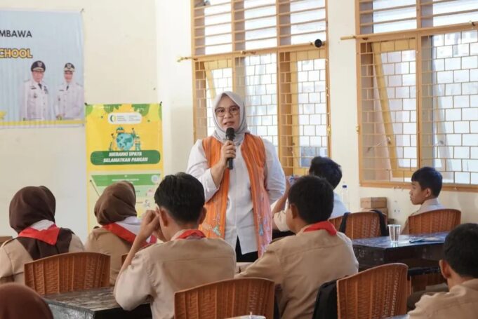 Wabup Sosialisasi Pangan Lokal di SMAN 1 Sumbawa