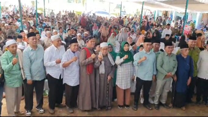 Dukungan untuk Rohmi-Firin Terus Bertambah, Warga Desa Kelayu Deklarasikan Dukungan